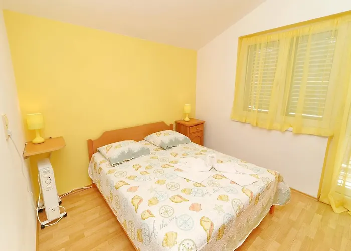 Michele-three Bedroom With Partial Sea View Grejp