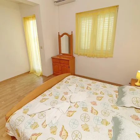 Michele-three Bedroom With Partial Sea View Grejp Apartman *