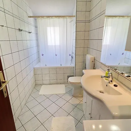 Michele-three Bedroom With Partial Sea View Grejp Apartman *