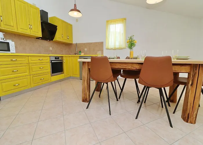 Michele-three Bedroom With Partial Sea View Grejp